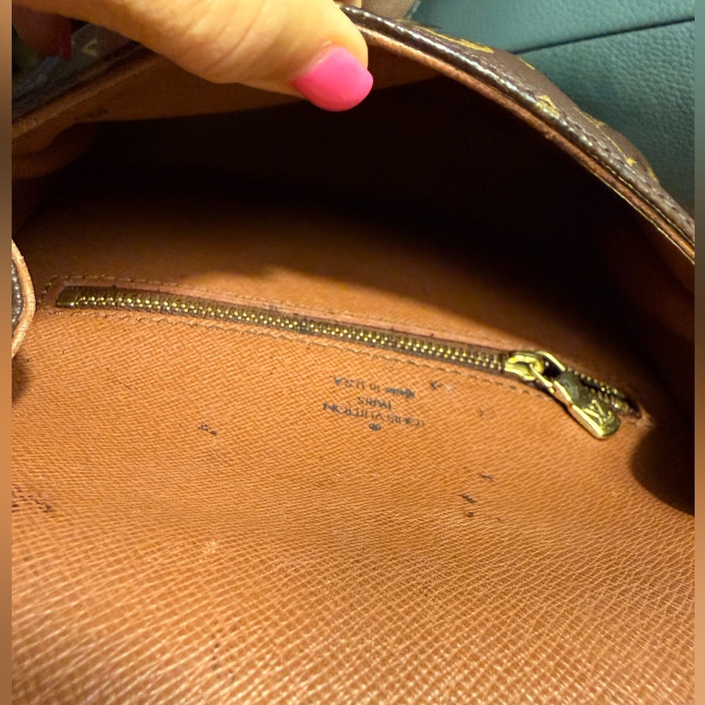 Louis Vuitton St. Cloud MM Monogram Crossbody Bag - Picture 8 of 11